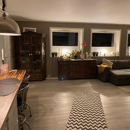 Lyngen, Mackay Appartment, Lyngen Lyngseidet Extérieur photo